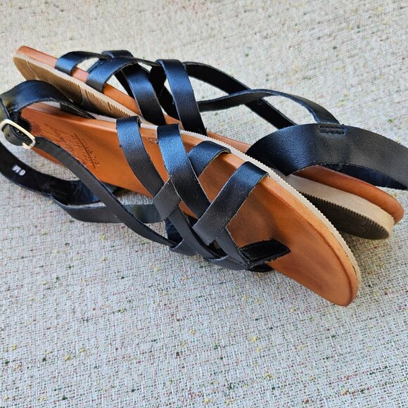 Jellypop Women Serayah Flat Sandal Faux Leather Black Sandals Size 6 - Picture 7 of 10